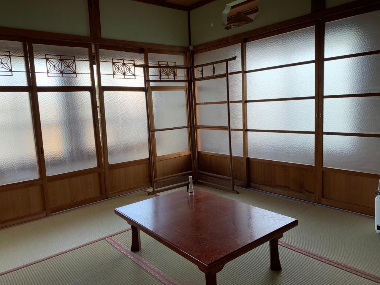 Guest Cafe Kuchikumano 호텔 Kamitondacho 외부 사진
